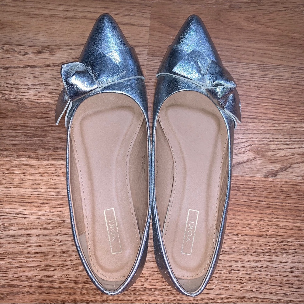 Yoki Silver Pointed Flats
